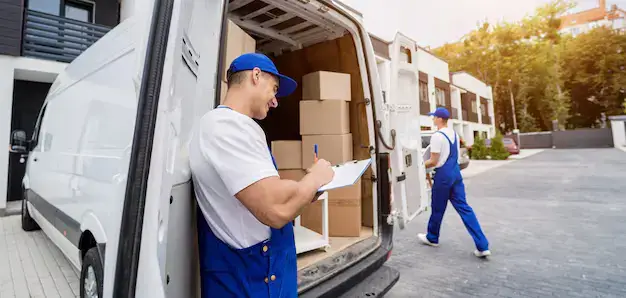 Déménageurs professionnels de l'entreprise AMC à Dole